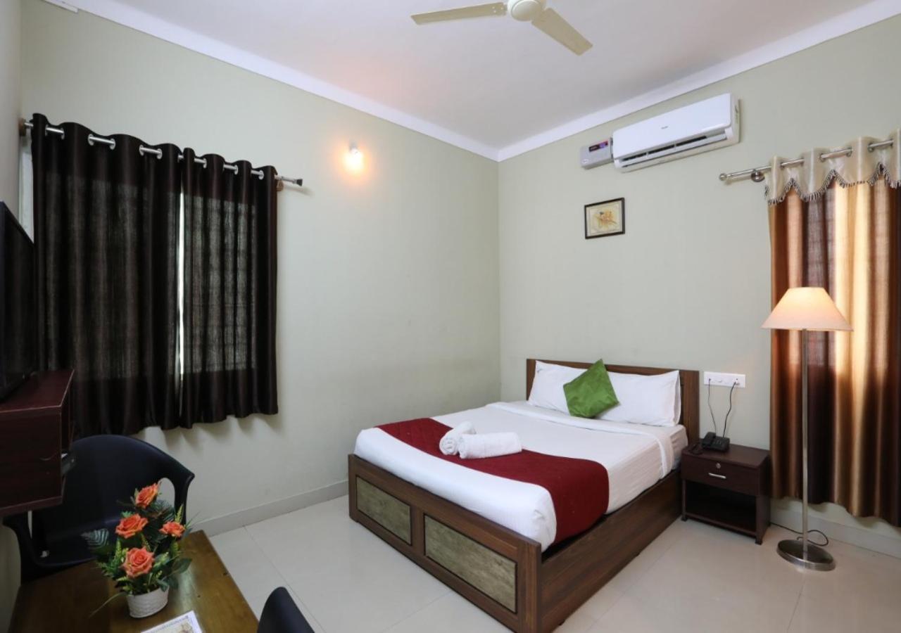 Hotel The Green Orchid Мисор Екстериор снимка