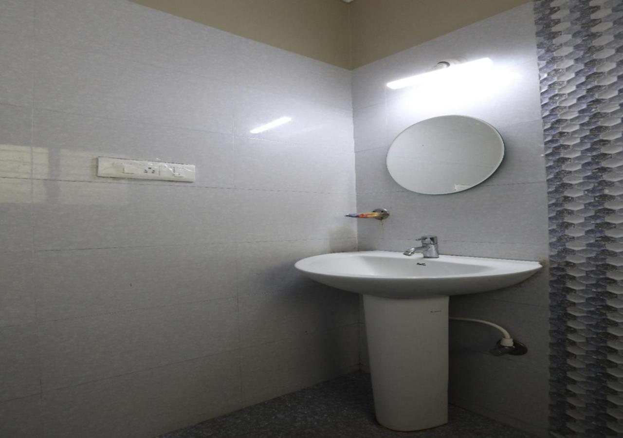 Hotel The Green Orchid Мисор Екстериор снимка