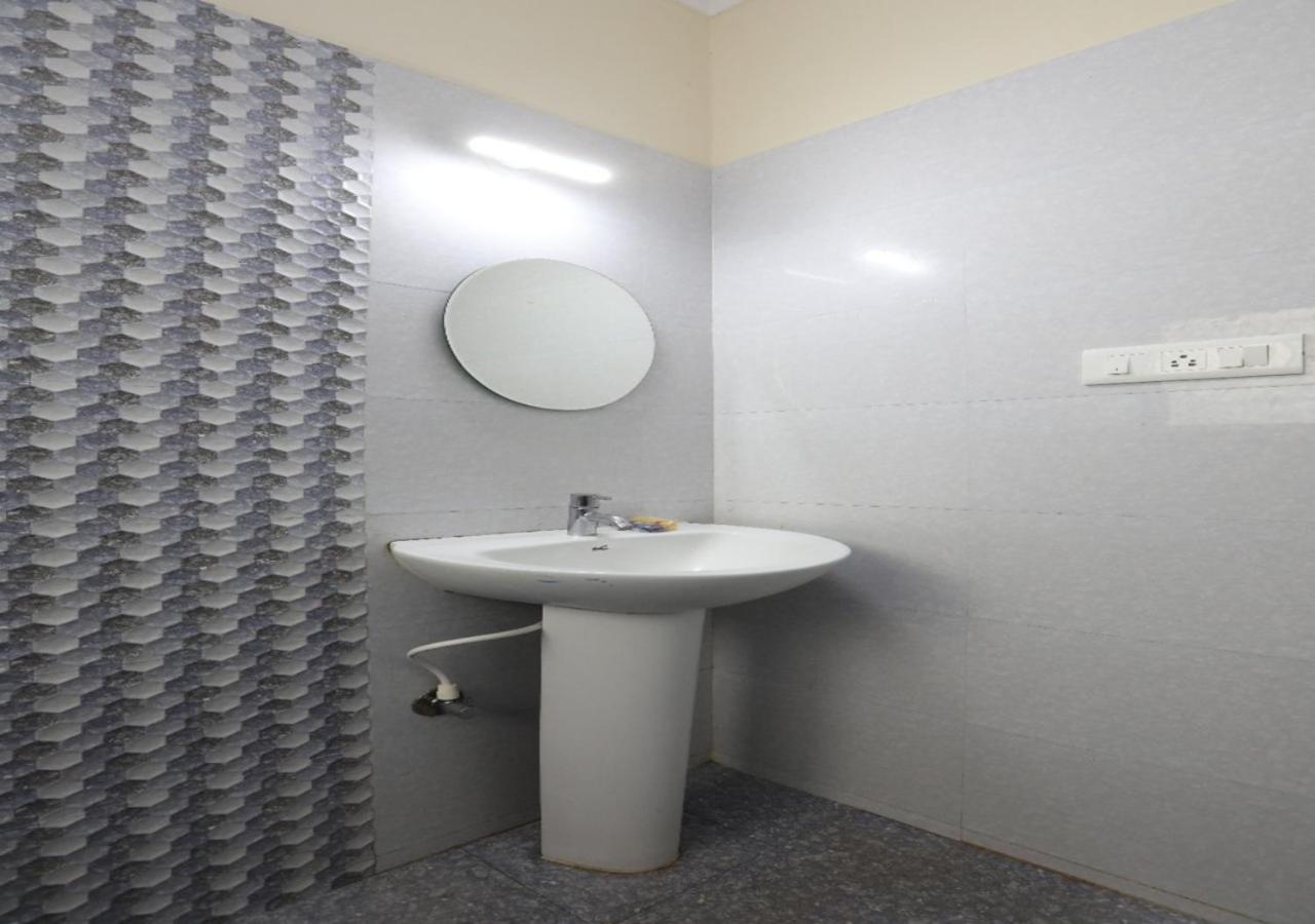 Hotel The Green Orchid Мисор Екстериор снимка